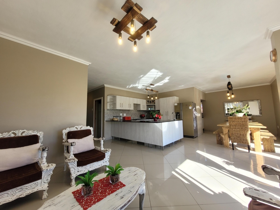 3 Bedroom Property for Sale in Wavecrest Eastern Cape